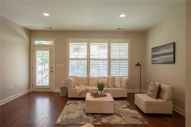 4042 Lavender Point, Gainesville, GA 30504