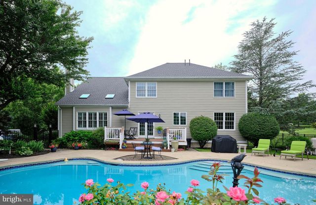 1715 HOLICONG RD, Doylestown, PA 18902