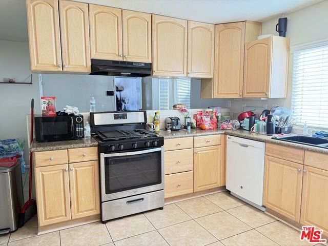 18238 Kalin Ranch Drive, Victorville, CA 92395