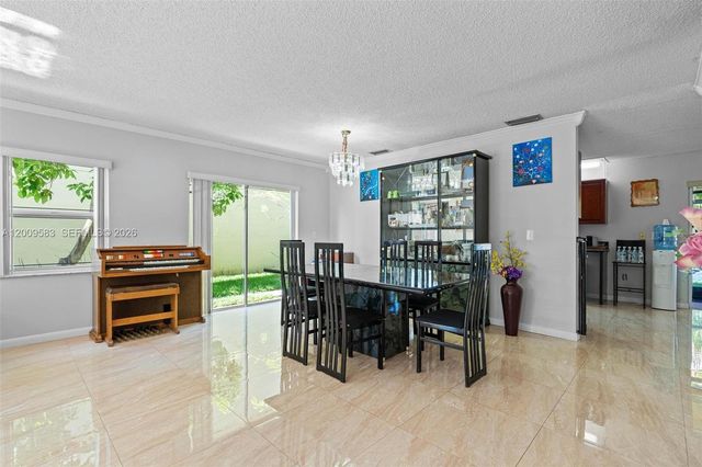 1001 SW 100th Ter, Pembroke Pines, FL 33025