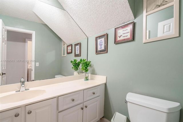 1001 SW 100th Ter, Pembroke Pines, FL 33025