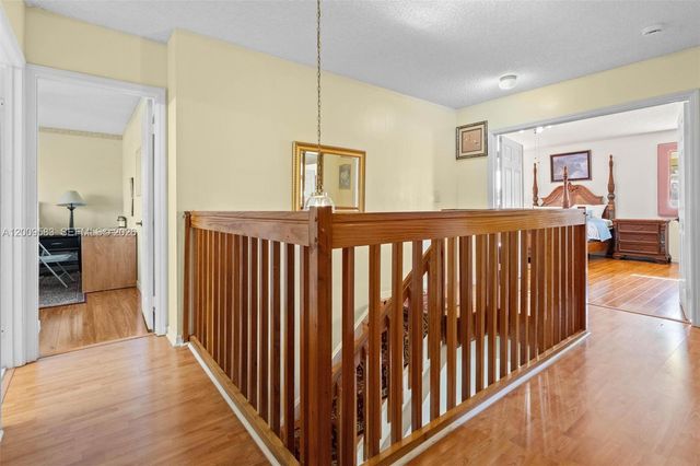 1001 SW 100th Ter, Pembroke Pines, FL 33025
