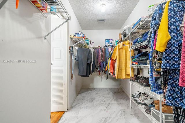 1001 SW 100th Ter, Pembroke Pines, FL 33025