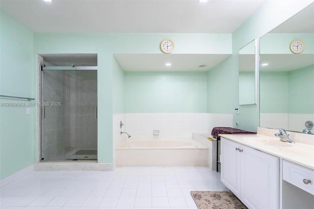 1001 SW 100th Ter, Pembroke Pines, FL 33025