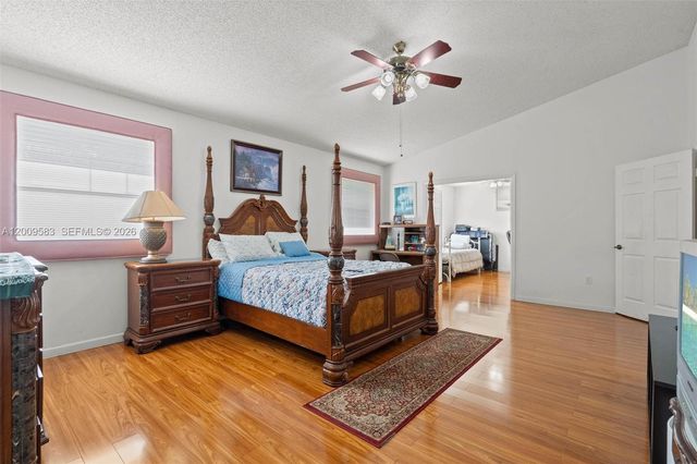 1001 SW 100th Ter, Pembroke Pines, FL 33025