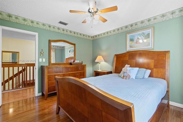 1001 SW 100th Ter, Pembroke Pines, FL 33025