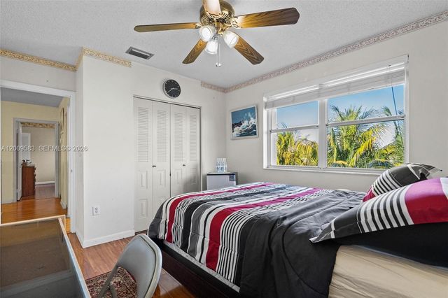 1001 SW 100th Ter, Pembroke Pines, FL 33025