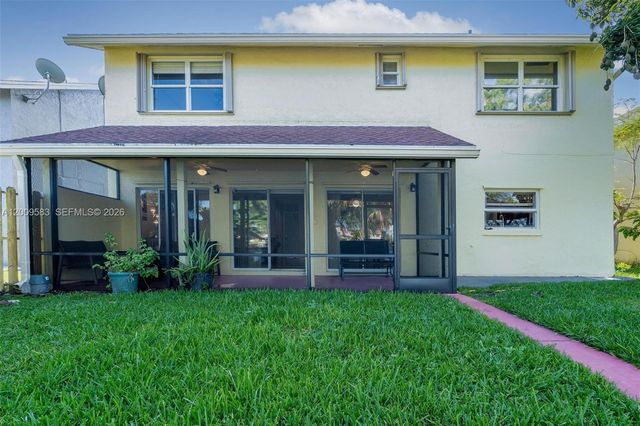 1001 SW 100th Ter, Pembroke Pines, FL 33025