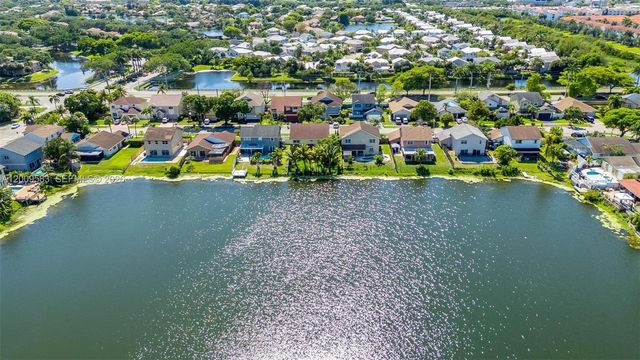 1001 SW 100th Ter, Pembroke Pines, FL 33025