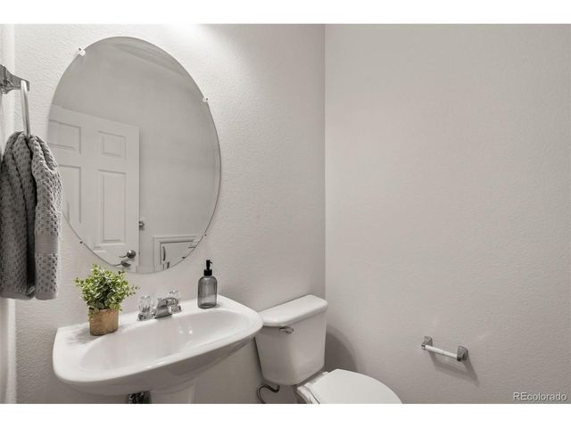 8339 Stonybridge Cir, Highlands Ranch, CO 80126