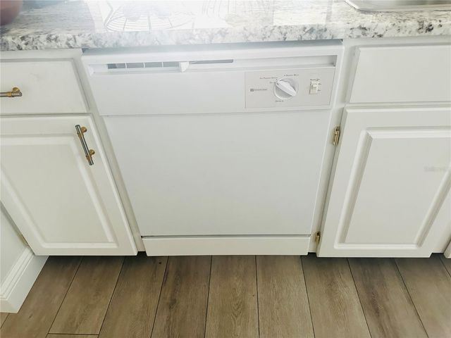 5061 BARRINGTON CIRCLE 1302, Sarasota, FL 34234