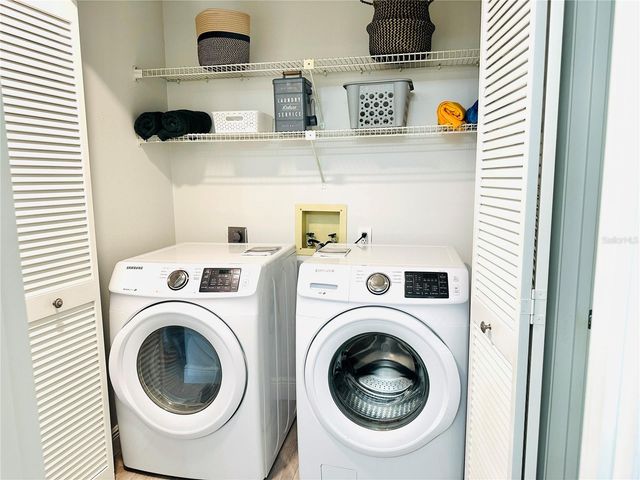 5061 BARRINGTON CIRCLE 1302, Sarasota, FL 34234