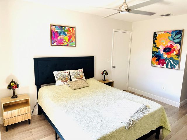 5061 BARRINGTON CIRCLE 1302, Sarasota, FL 34234