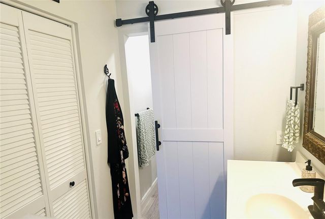 5061 BARRINGTON CIRCLE 1302, Sarasota, FL 34234