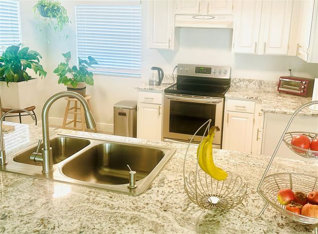 5061 BARRINGTON CIRCLE 1302, Sarasota, FL 34234