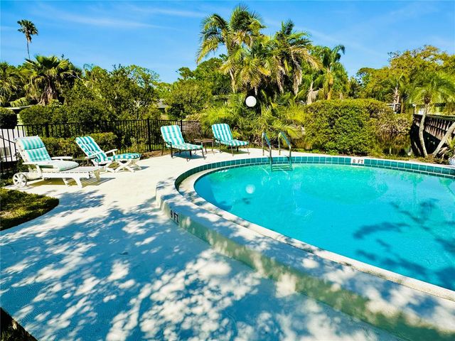 5061 BARRINGTON CIRCLE 1302, Sarasota, FL 34234