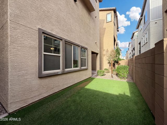 779 W WINCHESTER Drive, Chandler, AZ 85286