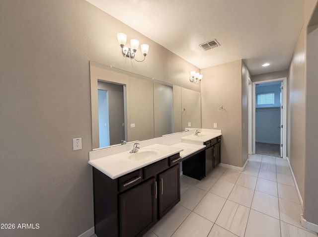 779 W WINCHESTER Drive, Chandler, AZ 85286