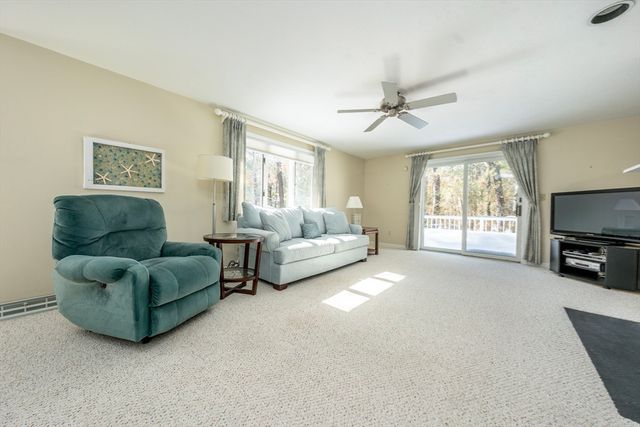 12 Kettle Ln 31, Mashpee, MA 02649