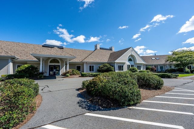 12 Kettle Ln 31, Mashpee, MA 02649