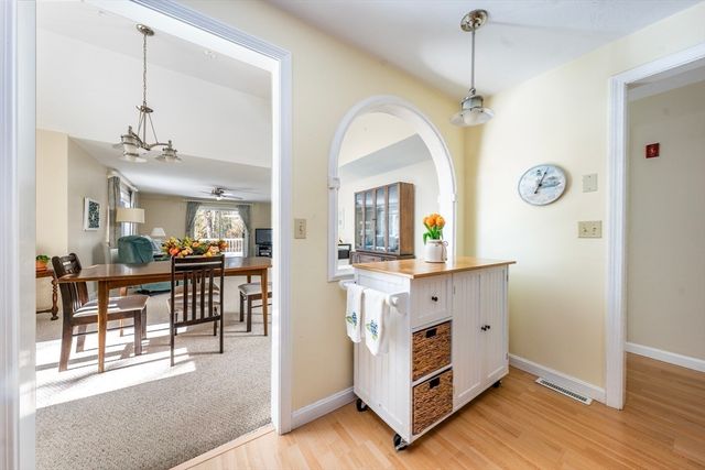 12 Kettle Ln 31, Mashpee, MA 02649