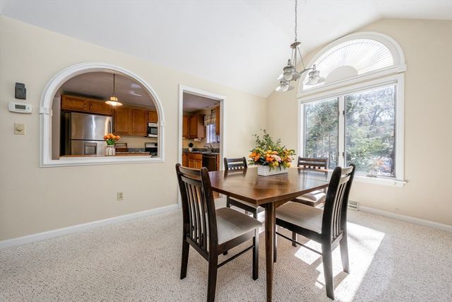 12 Kettle Ln 31, Mashpee, MA 02649