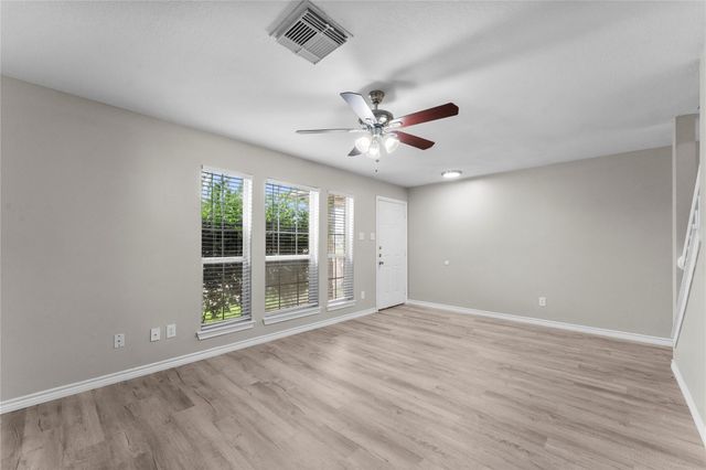 128 Green Isle Avenue, Dickinson, TX 77539