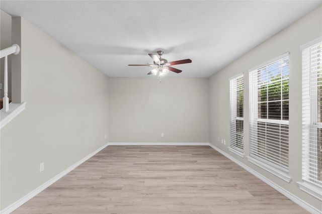 128 Green Isle Avenue, Dickinson, TX 77539