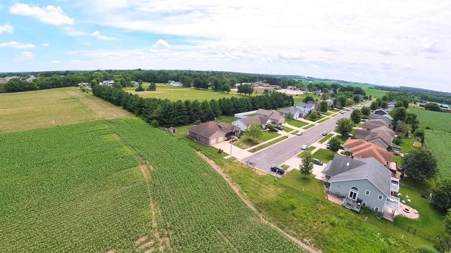 321 4th Street, Brooklyn, WI 53521
