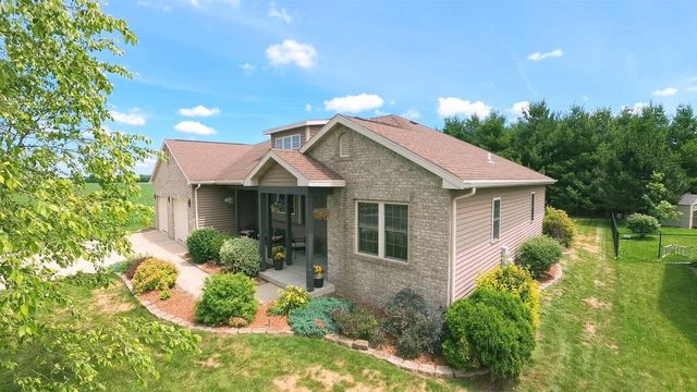 321 4th Street, Brooklyn, WI 53521