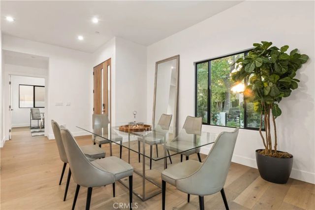 1170 S Lucerne, Los Angeles, CA 90019