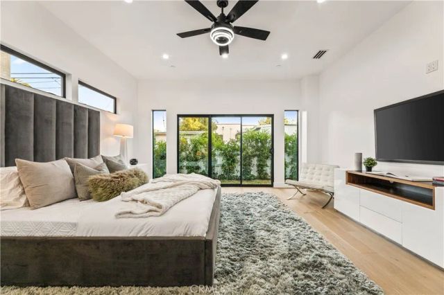 1170 S Lucerne, Los Angeles, CA 90019