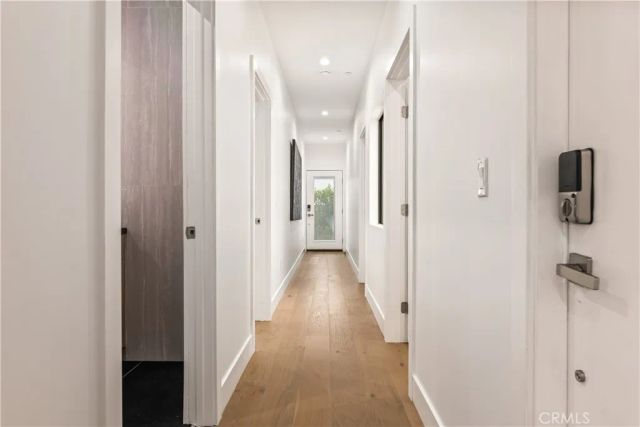 1170 S Lucerne, Los Angeles, CA 90019