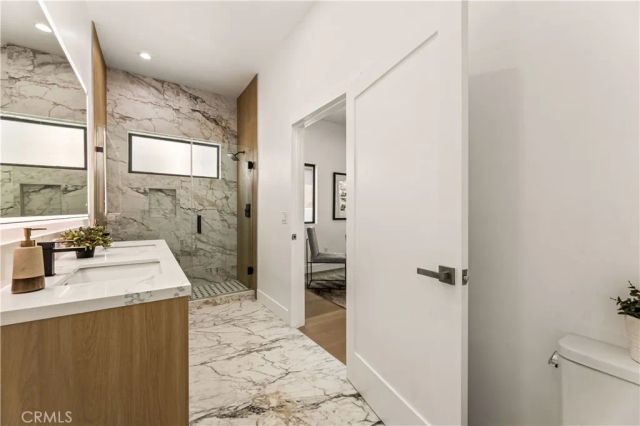 1170 S Lucerne, Los Angeles, CA 90019