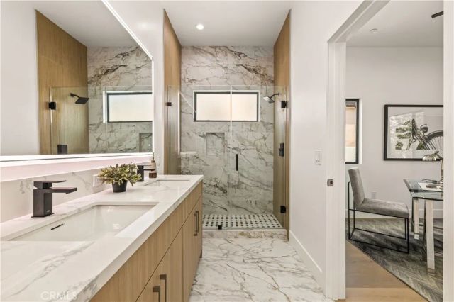 1170 S Lucerne, Los Angeles, CA 90019