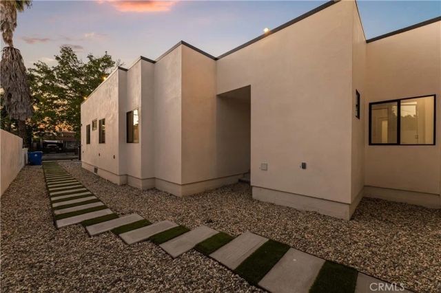 1170 S Lucerne, Los Angeles, CA 90019