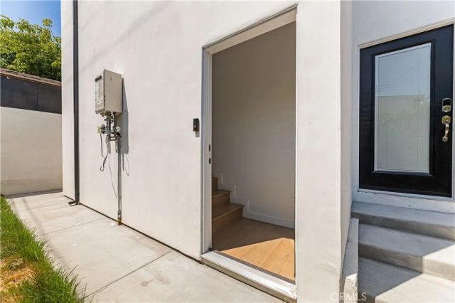 1170 S Lucerne, Los Angeles, CA 90019
