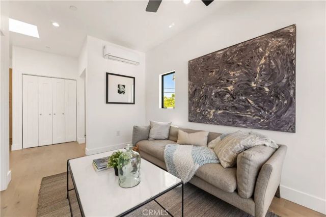 1170 S Lucerne, Los Angeles, CA 90019