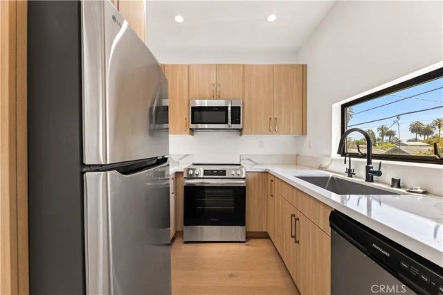 1170 S Lucerne, Los Angeles, CA 90019