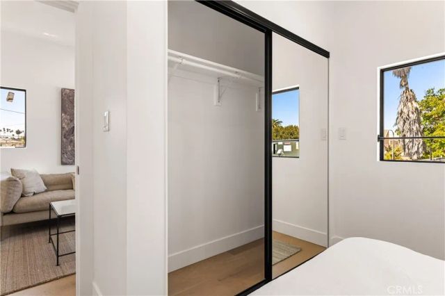 1170 S Lucerne, Los Angeles, CA 90019