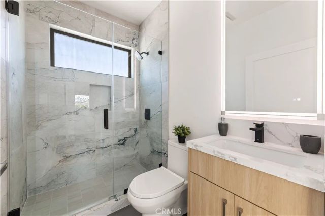 1170 S Lucerne, Los Angeles, CA 90019