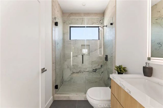1170 S Lucerne, Los Angeles, CA 90019