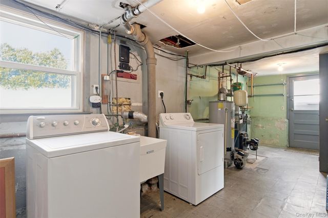 3 Bayberry Drive, Plainview, NY 11803