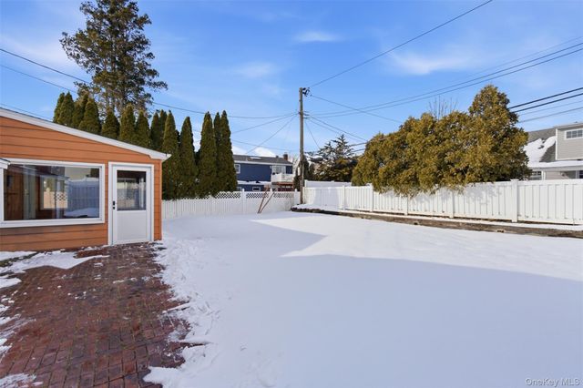 3 Bayberry Drive, Plainview, NY 11803