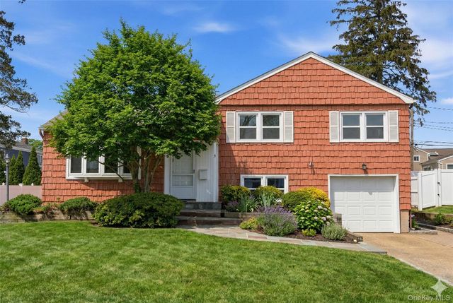 3 Bayberry Drive, Plainview, NY 11803