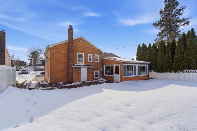 3 Bayberry Drive, Plainview, NY 11803