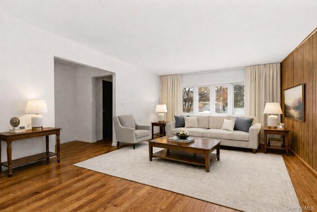 3 Bayberry Drive, Plainview, NY 11803