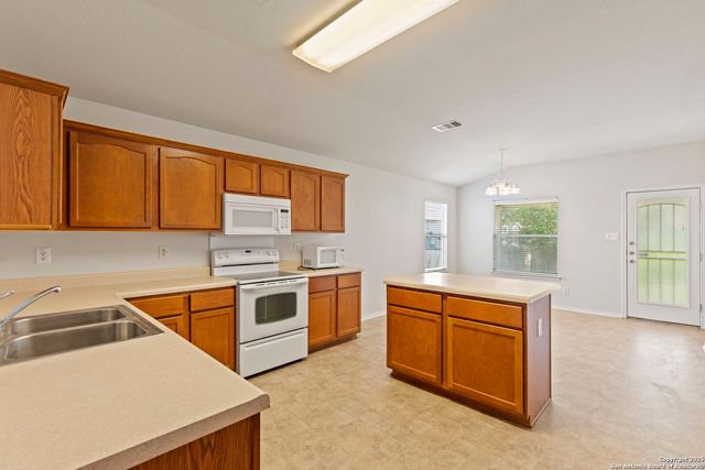 6954 Cutting, San Antonio, TX 78244