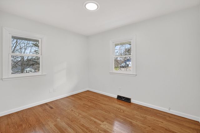 4208 Valley Circle, Des Moines, IA 50317