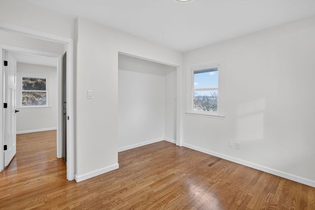 4208 Valley Circle, Des Moines, IA 50317